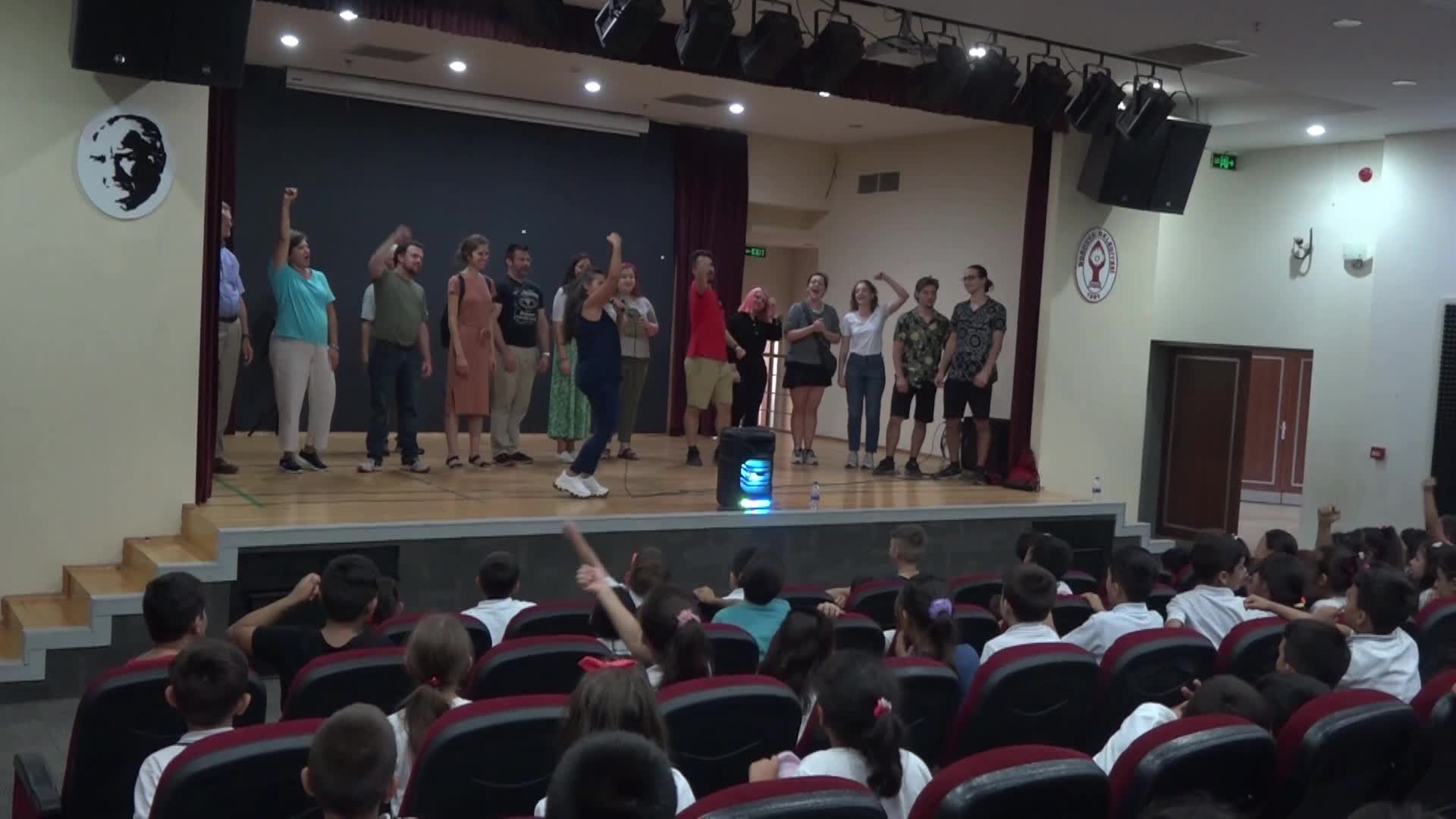 BORNOVA'DA OKULA DÖNÜŞ ETKİNLİĞİ