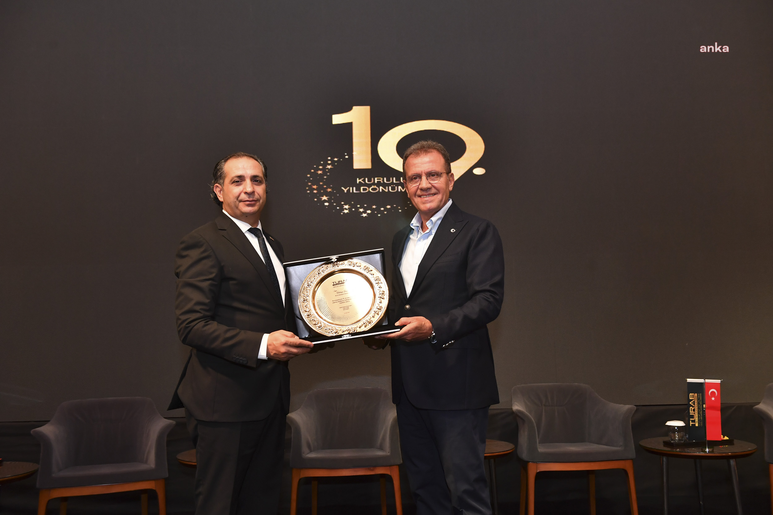 VAHAP SEÇER: “BENİM GÖREVİM SADECE YOL TEMİZLEYİP SİNEK ÖLDÜRMEK DEĞİL”