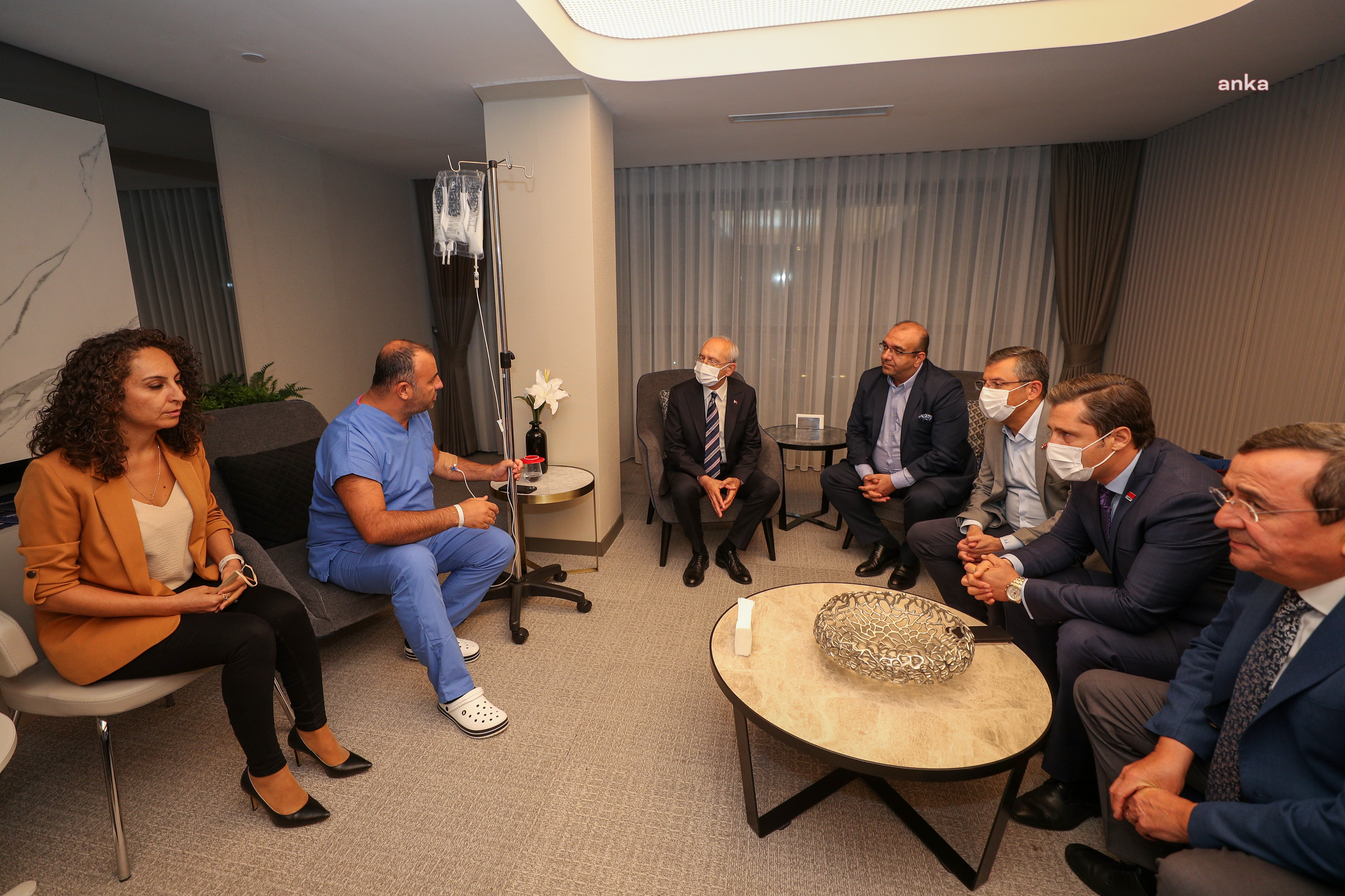 KILIÇDAROĞLU, CHP MİLLETVEKİLİ EDNAN ARSLAN’I HASTANEDE ZİYARET ETTİ