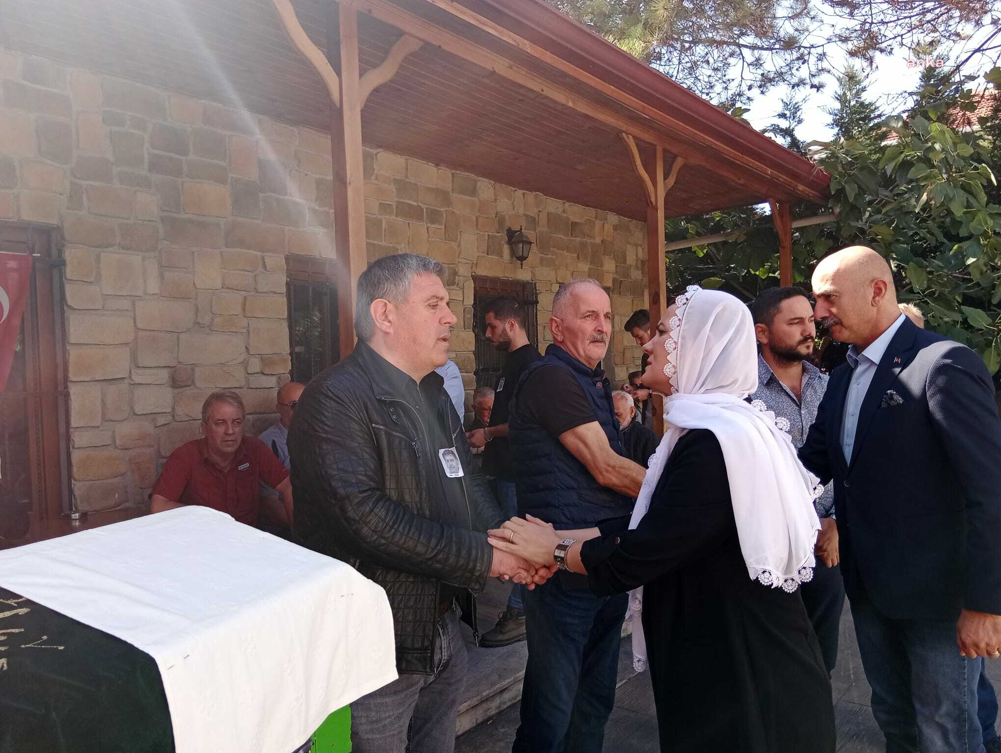 İZMİT BELEDİYE BAŞKANI HÜRRİYET, CEYLAN AİLESİ'NE BAŞSAĞLIĞI DİLEDİ