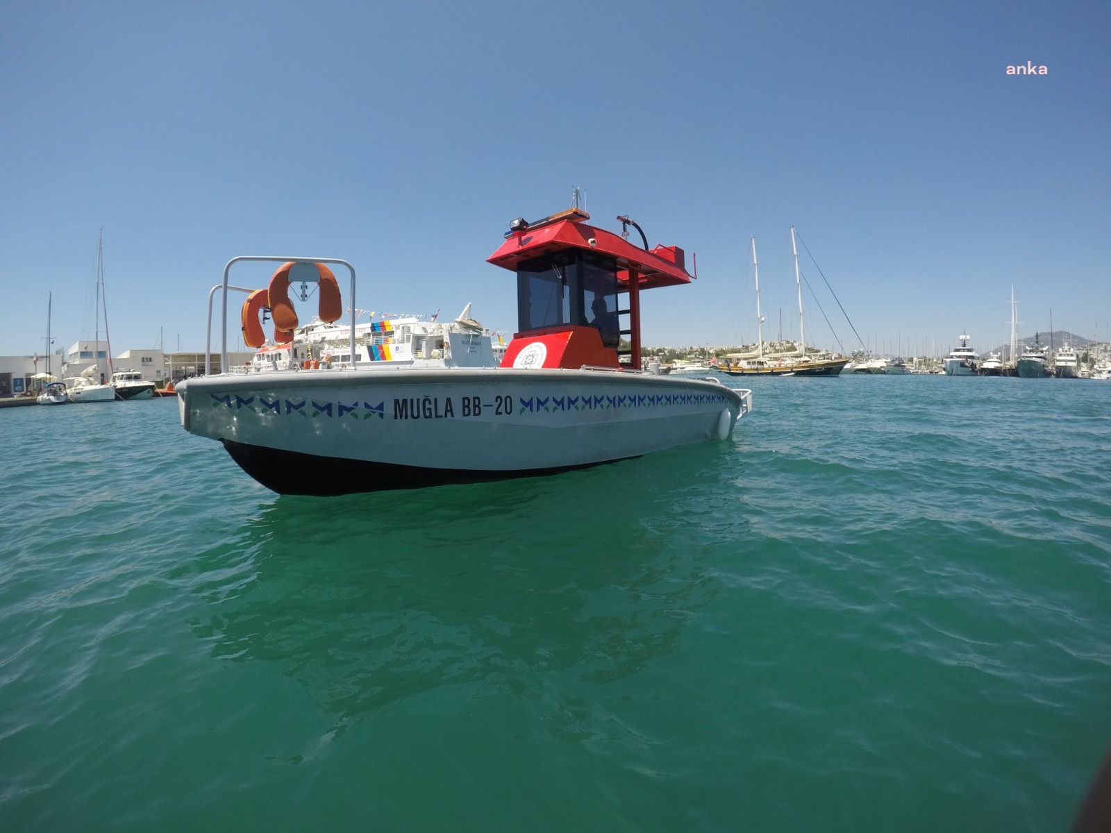 MUĞLA BÜYÜKŞEHİR'DEN 2 ADET ÇOK AMAÇLI ACİL MÜDAHALE TEKNESİ
