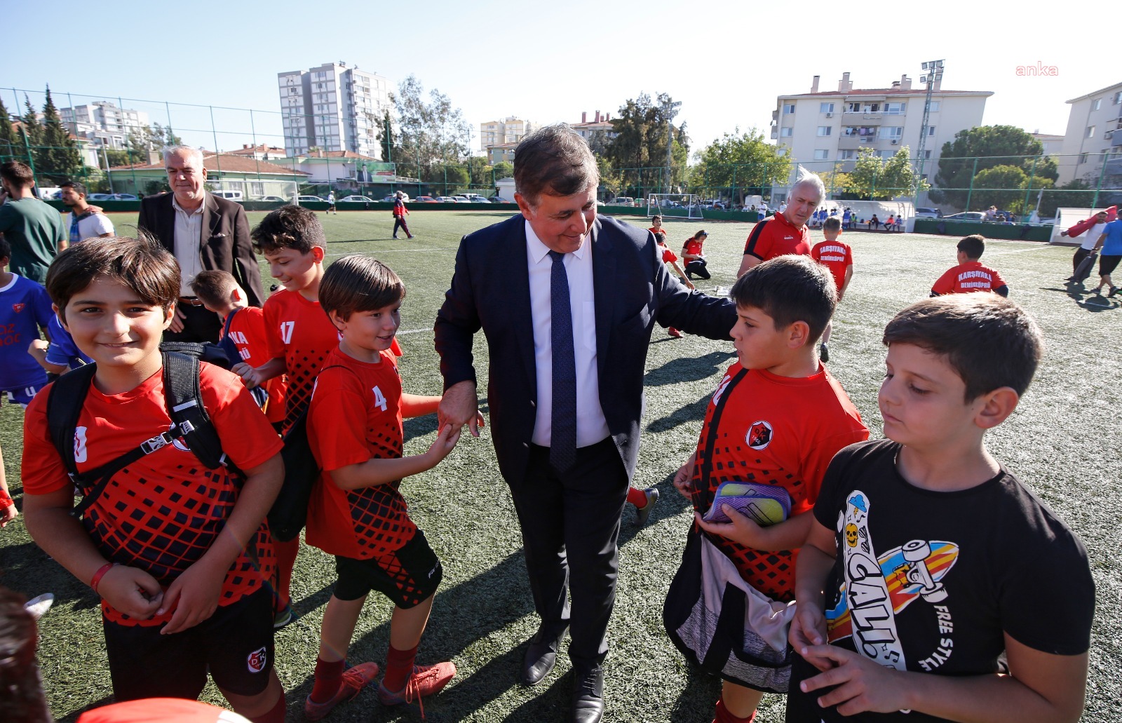 KARŞIYAKA BELEDİYESİ'NDEN AMATÖR SPOR KULÜPLERİNE DESTEK