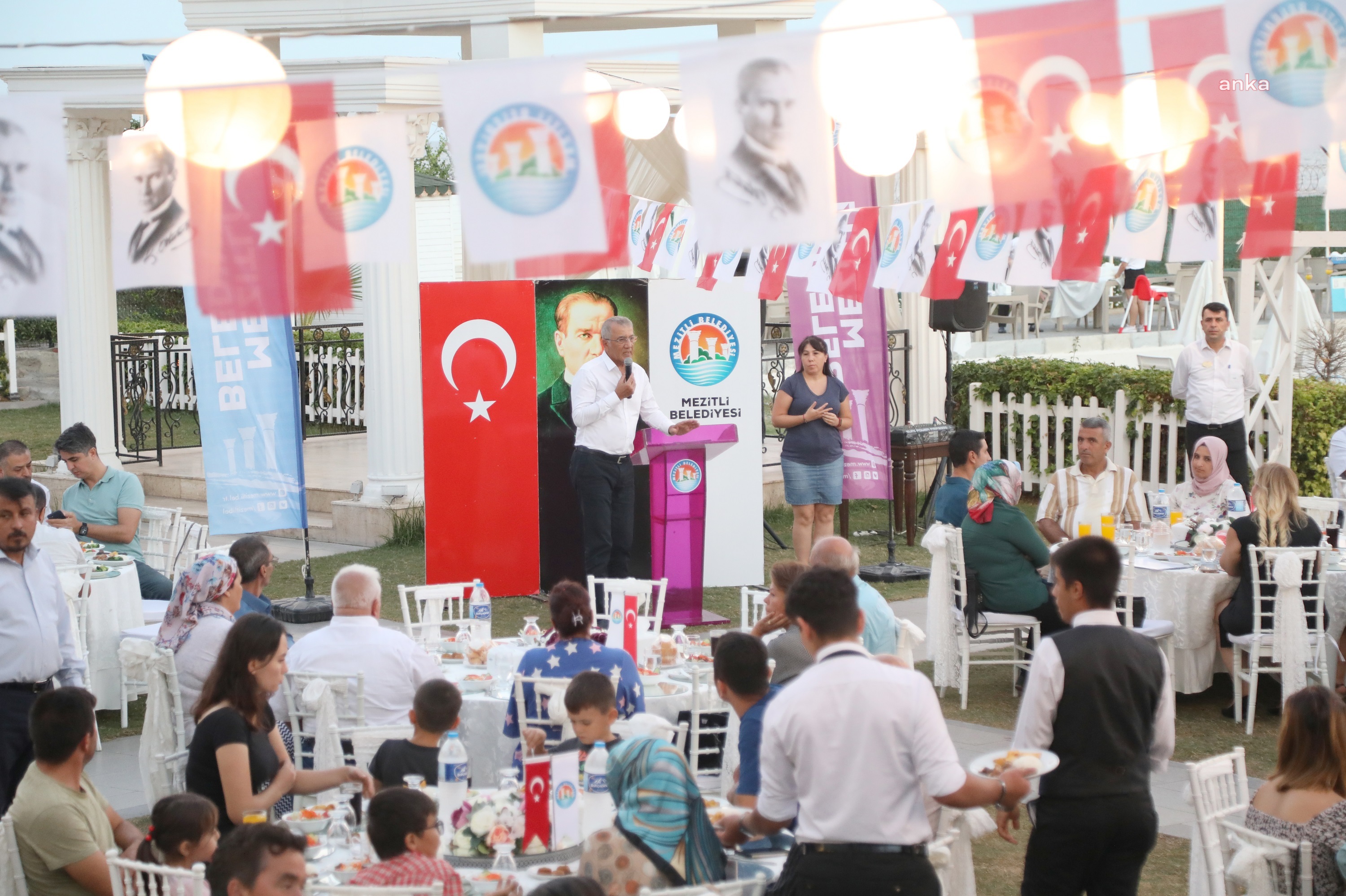 MEZİTLİ BELEDİYE BAŞKANI TARHAN, SİTE VE APARTMAN GÖREVLİLERİ İLE BULUŞTU