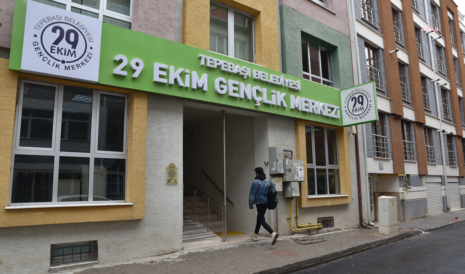 TEPEBAŞI BELEDİYESİ, GENÇLİK MERKEZLERİ İLE GENÇLERİN YANINDA