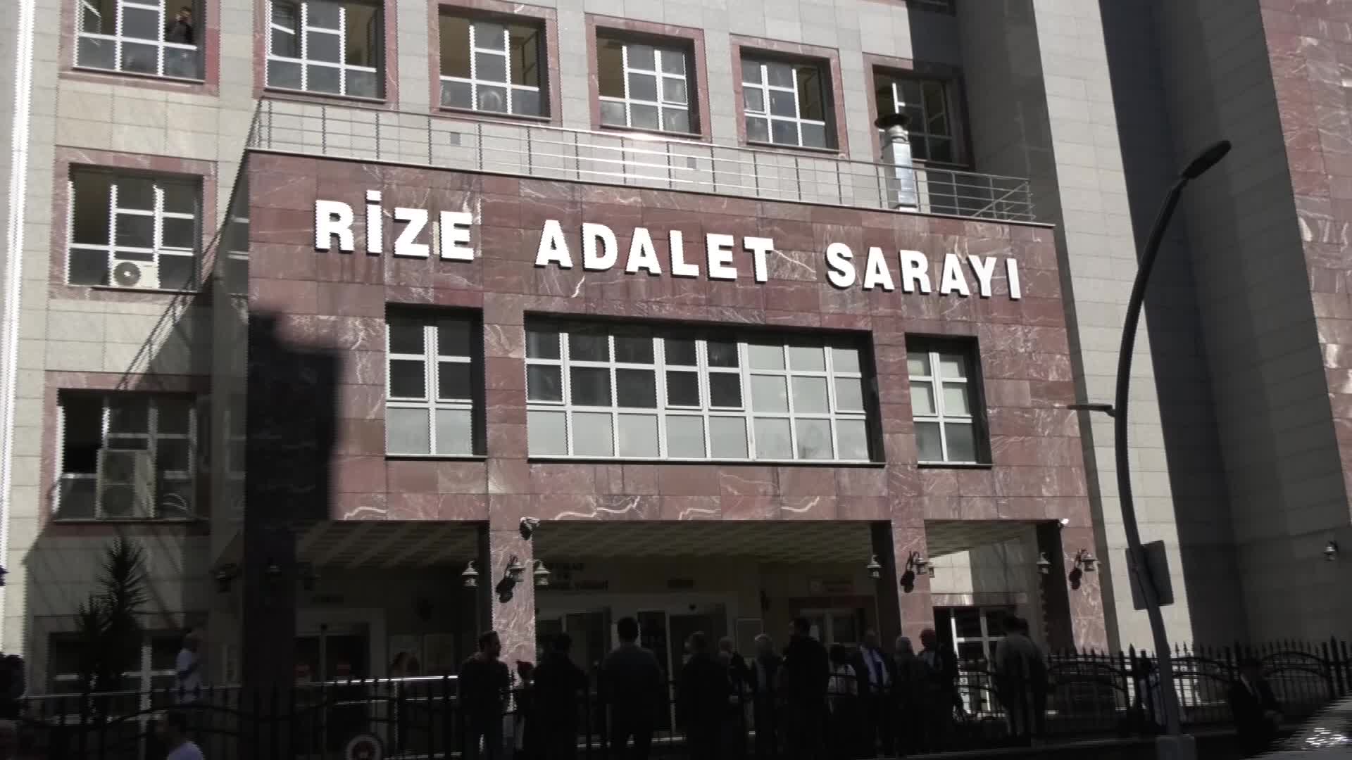 RİZE'DE GAZETECİ GENÇAĞA KARAFAZLI'NIN YARGILANDIĞI DAVANIN DURUŞMASI 20 ARALIK'A ERTELENDİ