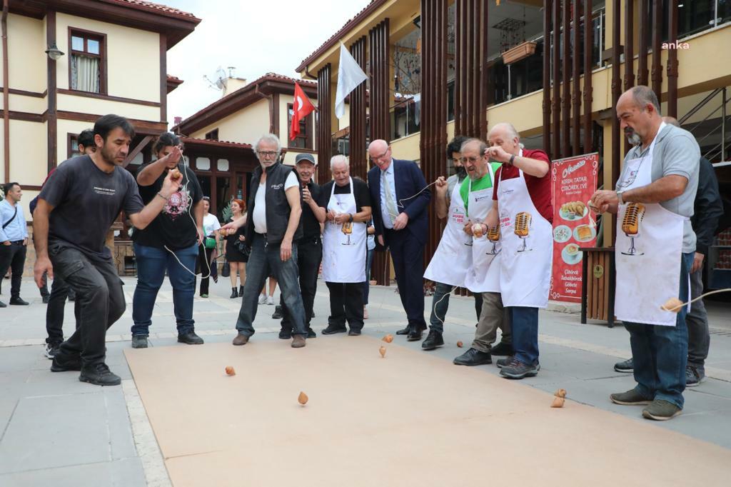 6. ULUSLARARASI AHŞAP HEYKEL FESTİVALİ'NDE NOSTALJİK ANLAR