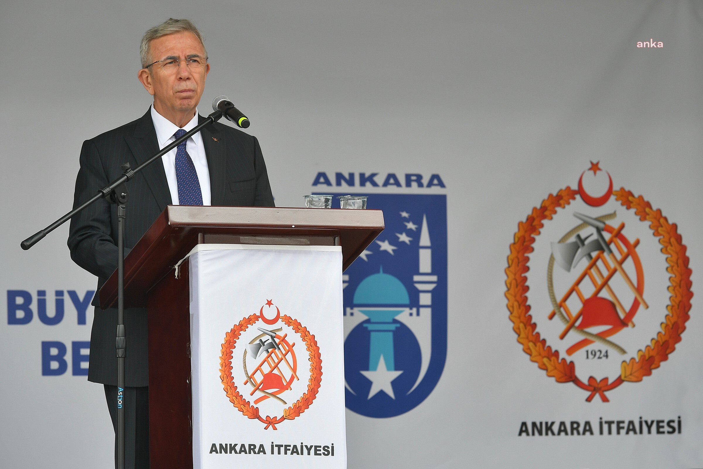 MANSUR YAVAŞ, İTFAİYE ERLERİNİN YEMİN TÖRENİNE KATILDI
