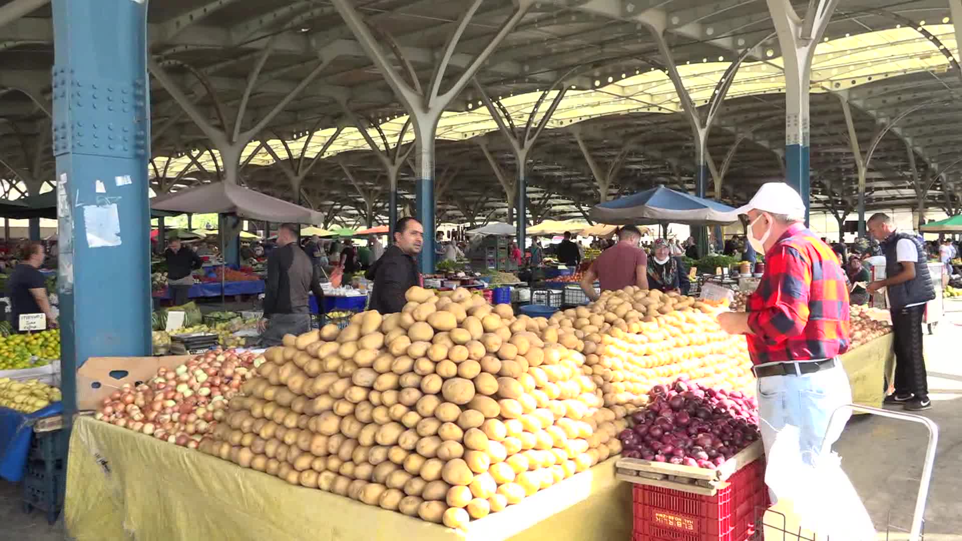 BUCA PAZARLARINDA ÇEVRE FARKINDALIĞI