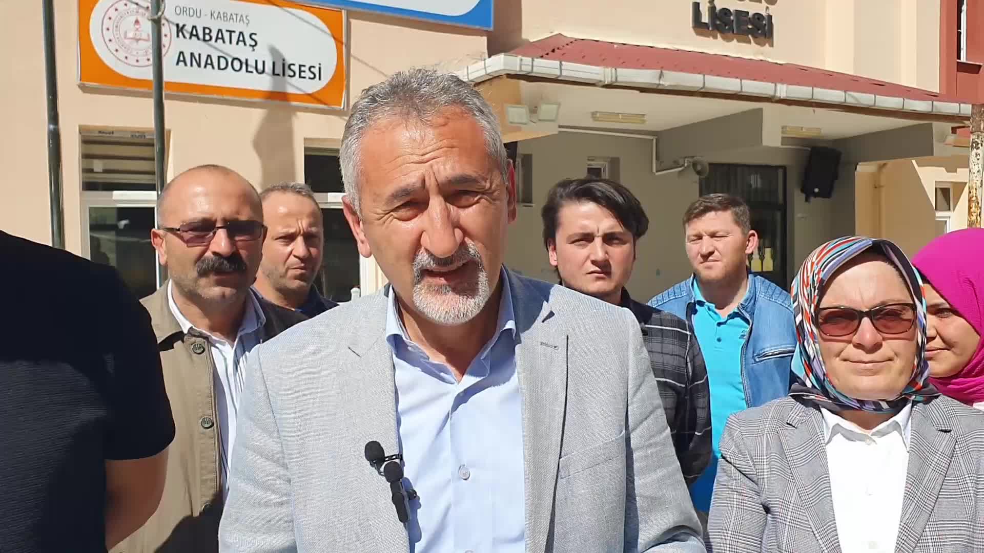 MUSTAFA ADIGÜZEL, ORDU KABATAŞ'TA YAŞANAN OKUL SORUNUNA DİKKAT ÇEKTİ: "ÖĞRENCİLERİMİZİ EĞİTİMDEN MAHRUM BIRAKIYORSUNUZ"