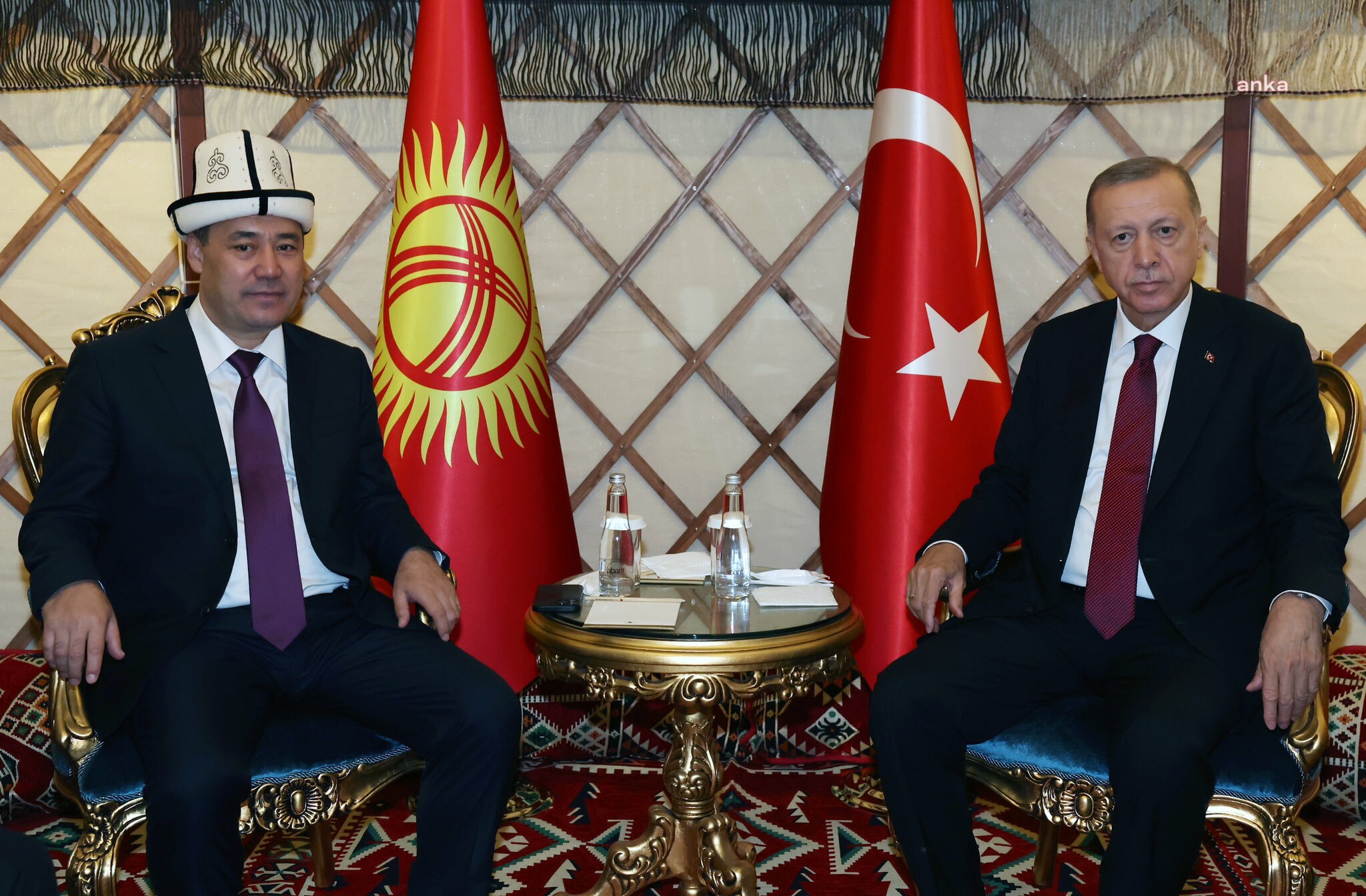 ERDOĞAN, KIRGIZİSTAN CUMHURBAŞKANI CAPAROV İLE GÖRÜŞTÜ
