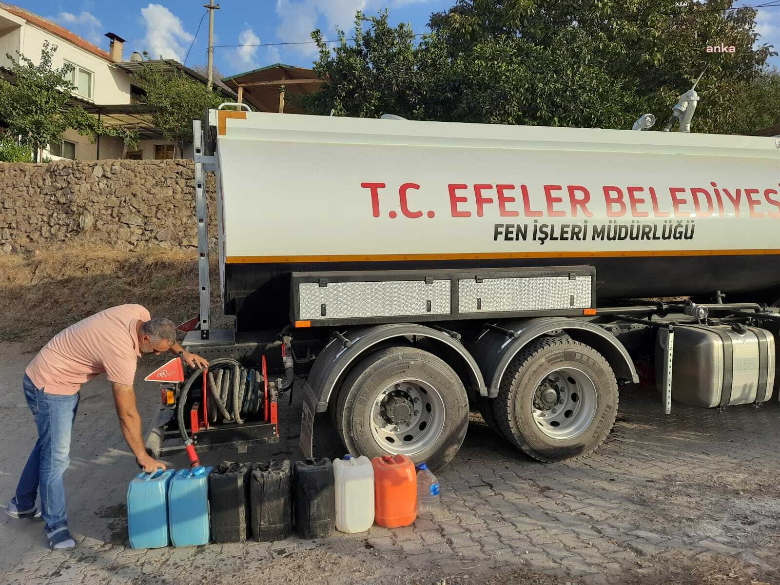 SUSUZ KALAN MAHALLENİN İMDADINA EFELER BELEDİYESİ KOŞTU