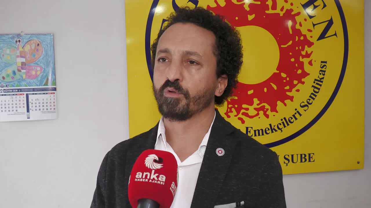İZMİR'DE TÜGVA'YA OKULLARDA SPORCU ÖĞRENCİ ARAMA İZNİ VERİLDİ... EĞİTİM SEN: "VELİLERDEN GELEN ŞİKAYETLER VAR. OKULDA BULUNMALARI TEDİRGİNLİK YARATIYOR"