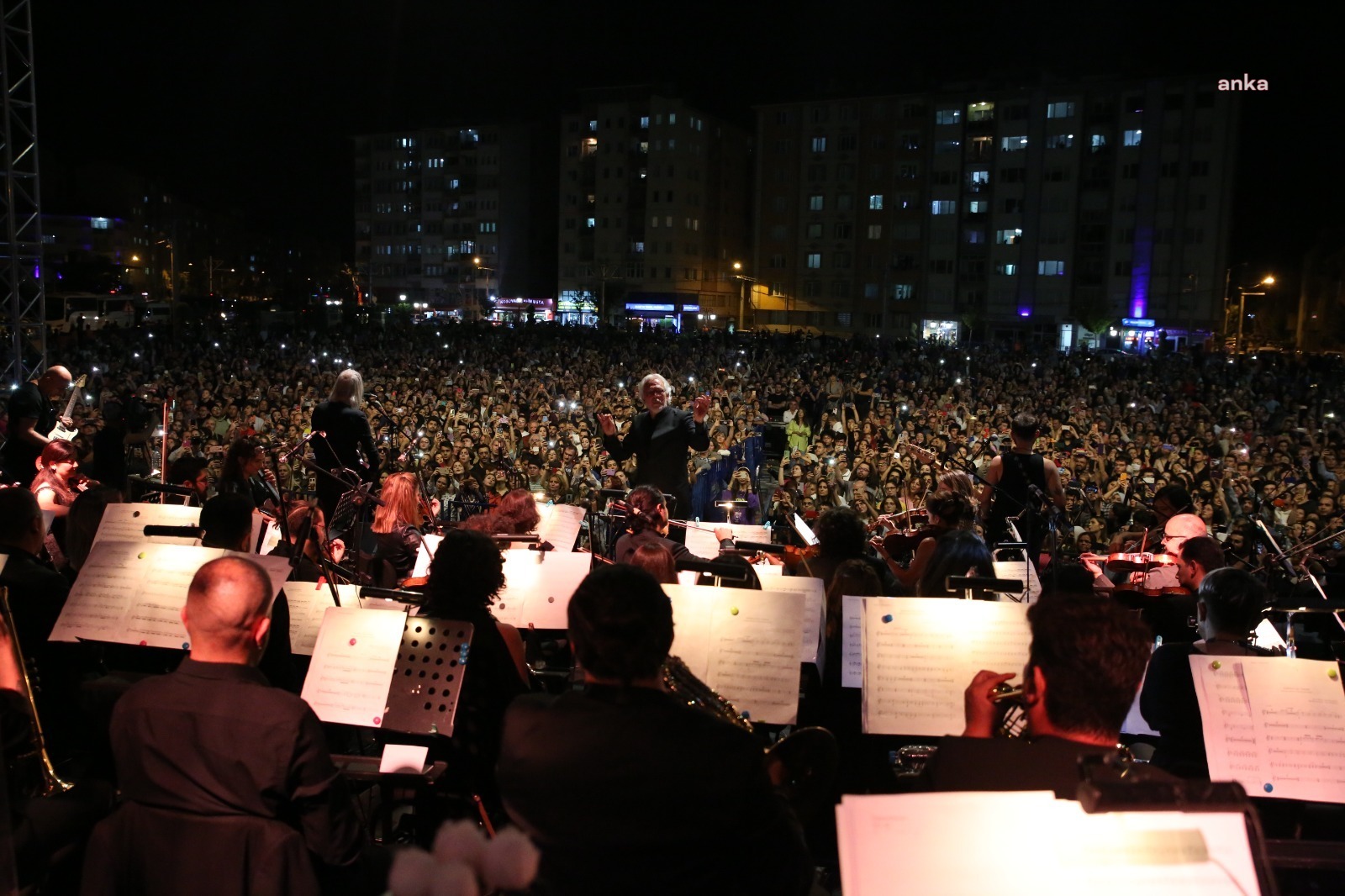 ESKİŞEHİR’DE BULUTSUZLUK ÖZLEMİ KONSERİ