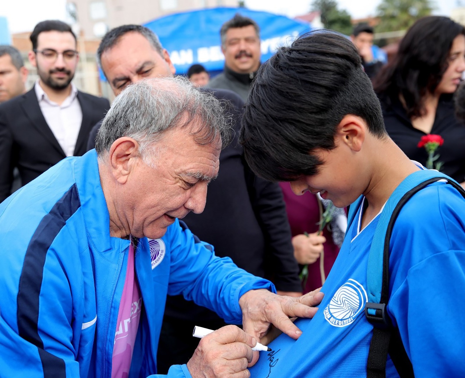 SEYHAN BELEDİYE BAŞKANI AKAY:  “GENÇLERİ KÖTÜLÜKTEN SPORLA KURTARACAĞIZ”