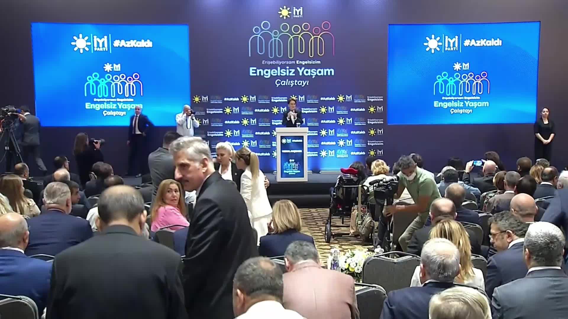 AKŞENER, ENGELSİZ YAŞAM ÇALIŞTAYI’NDA: “O ANNELERİN O HİSSİNİ EN AZA İNDİRECEK BİR ÇALIŞMAYI BİRLİKTE YAPMAK İSTİYORUM”