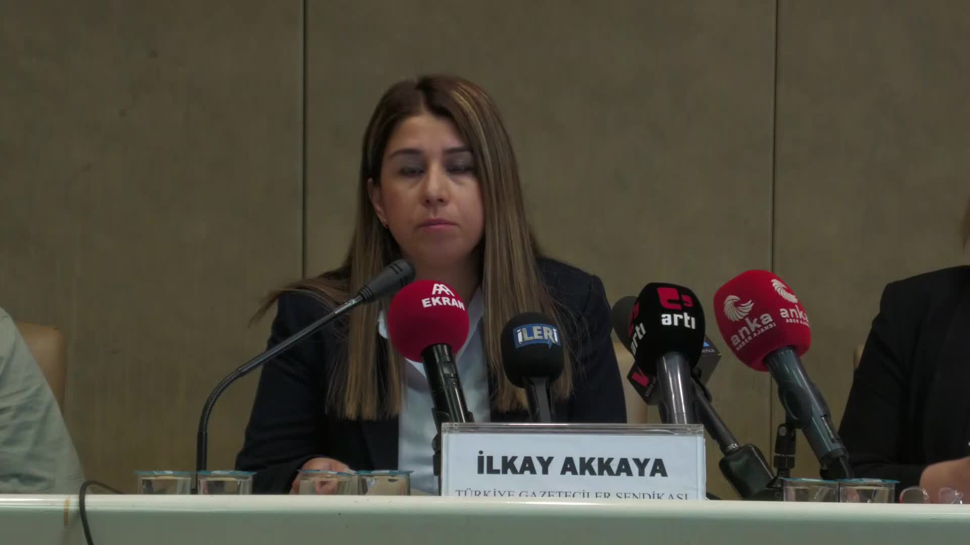BASIN ÖRGÜTLERİNDEN BİR KEZ DAHA "SOSYAL MEDYA YASASI GERİ ÇEKİLSİN" ÇAĞRISI