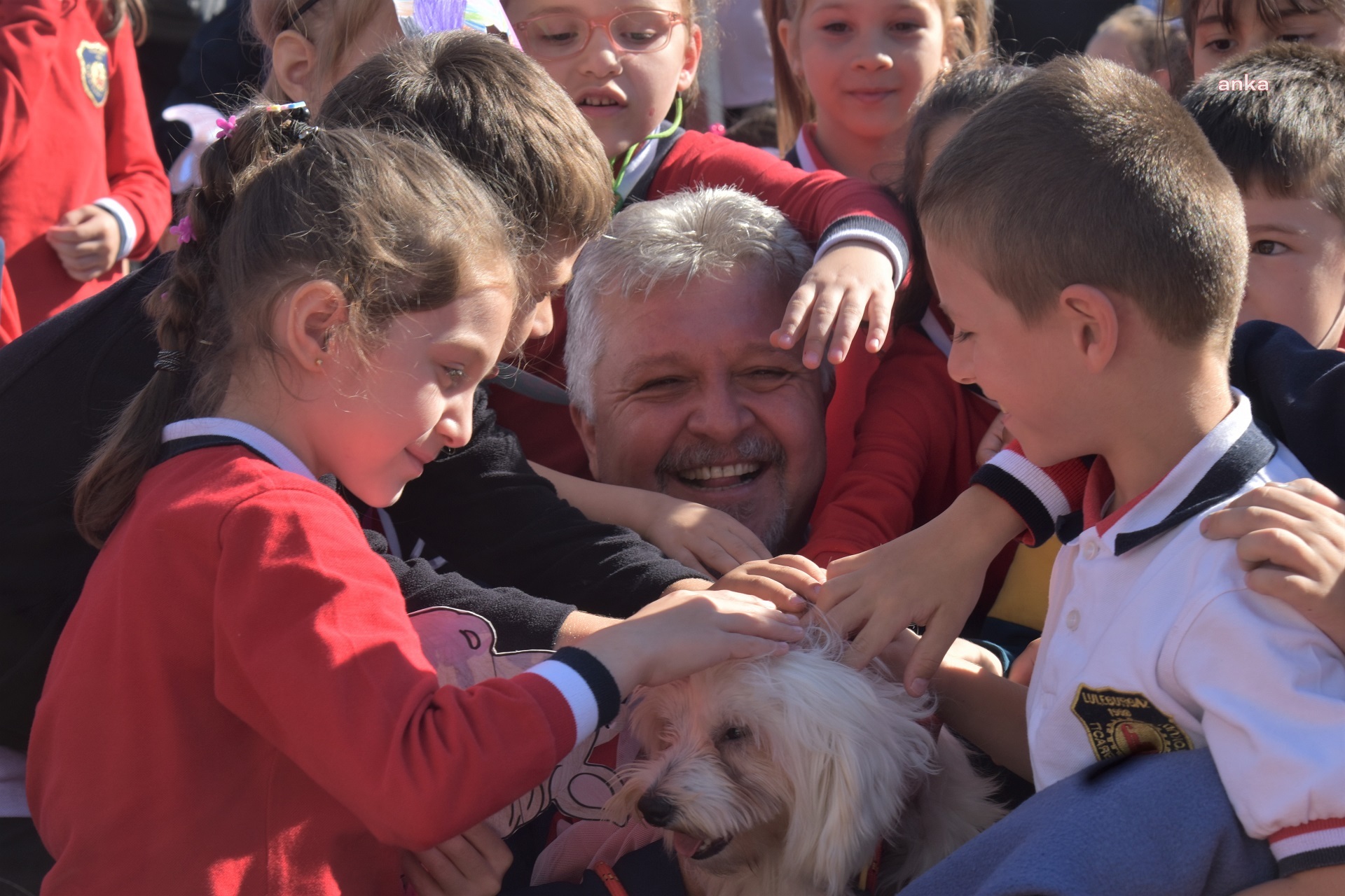 LÜLEBURGAZ'DA DÖNÜŞTÜRÜLEMEYEN AMBALAJ ATIKLARI KUŞLARA YUVASI OLDU