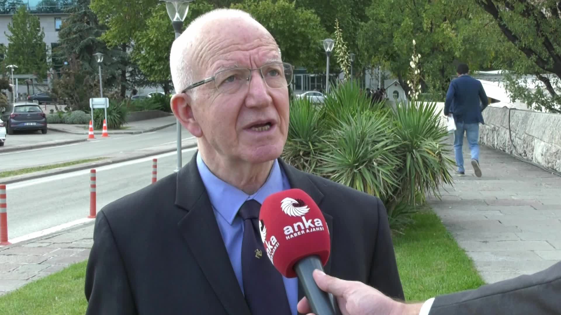 KABOĞLU'NDAN "SANSÜR YASASI" TEPKİSİ: "DEMOKRATİK SİYASET ALANINI NASIL DARALTIRIZ, TOPLUMU NASIL SÖNÜMLENDİRİRİZ SORULARINA YANIT ARAYAN BİR YASA"