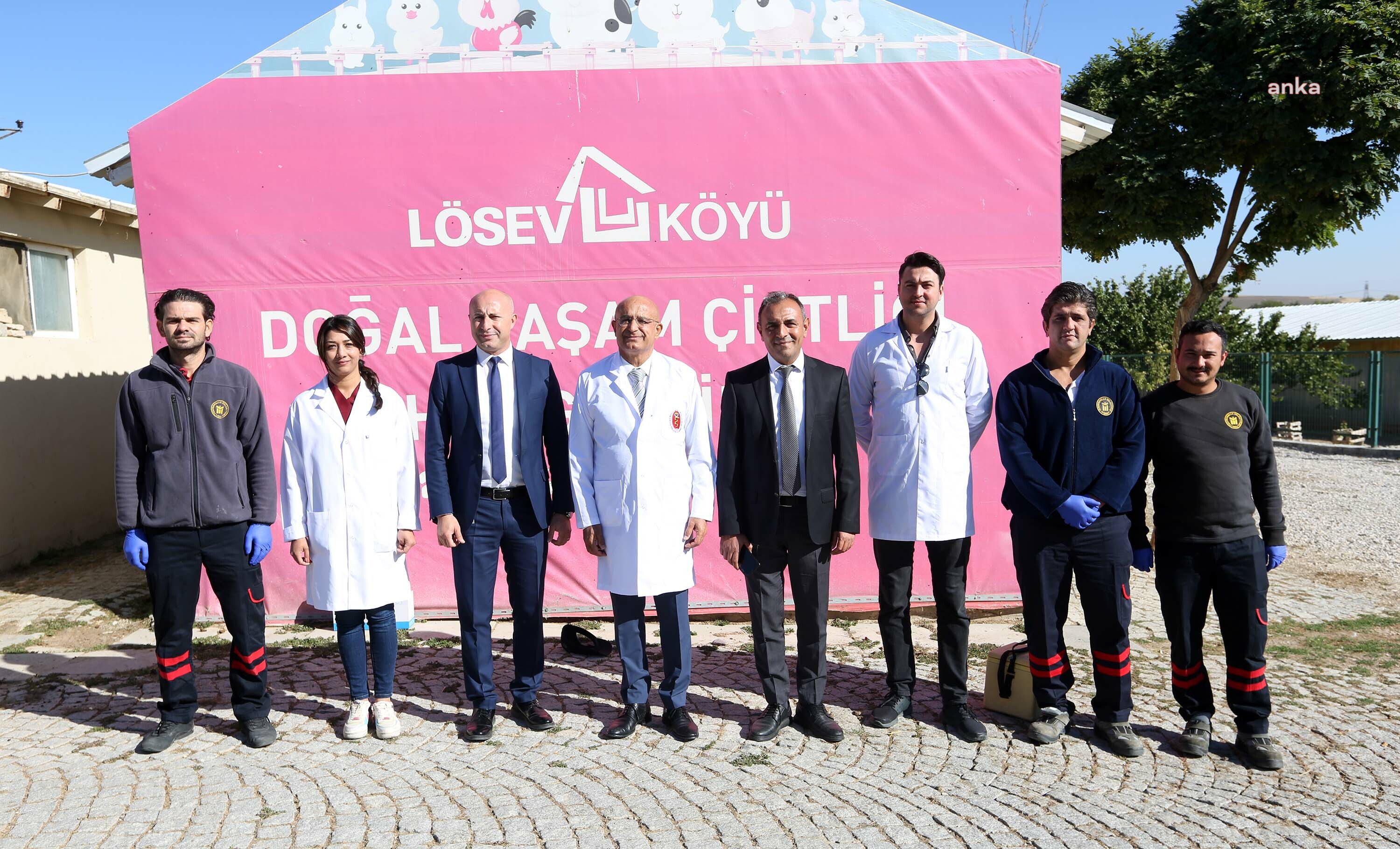 YENİMAHALLE’DE PATİLİ DOSTLAR UNUTULMADI
