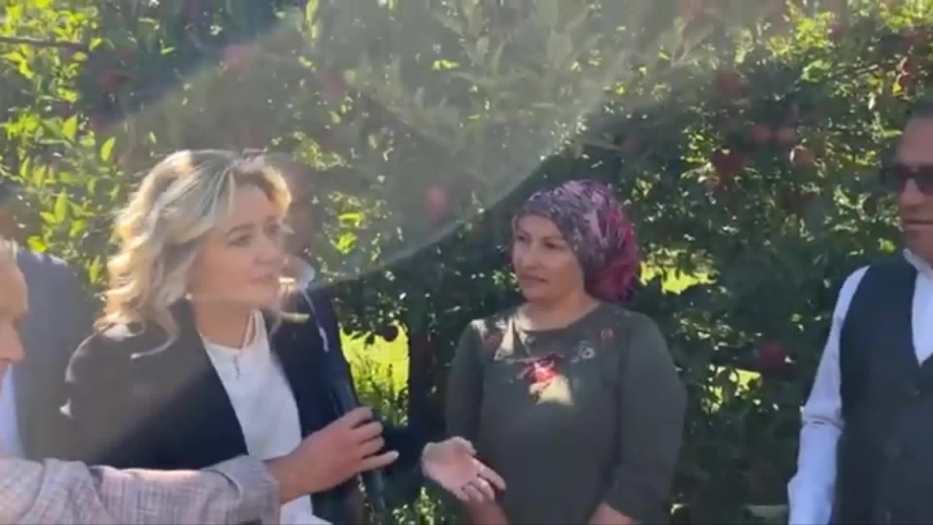 ISPARTALI ELMA ÜRETİCİSİ: 6-7 KİLO ELMA SATMAMIZ LAZIM, 1 KİLO MAZOT ALMAK İÇİN. BU, PARTİ MESELESİ DEĞİL. MEMNUN OLAN YOK