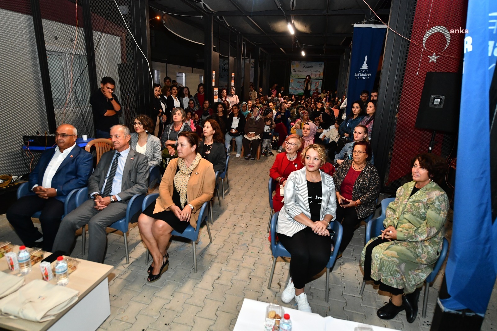İZMİR’DE KADIN YÖNETMENLER İLK FİLMLERİYLE PERDEDE