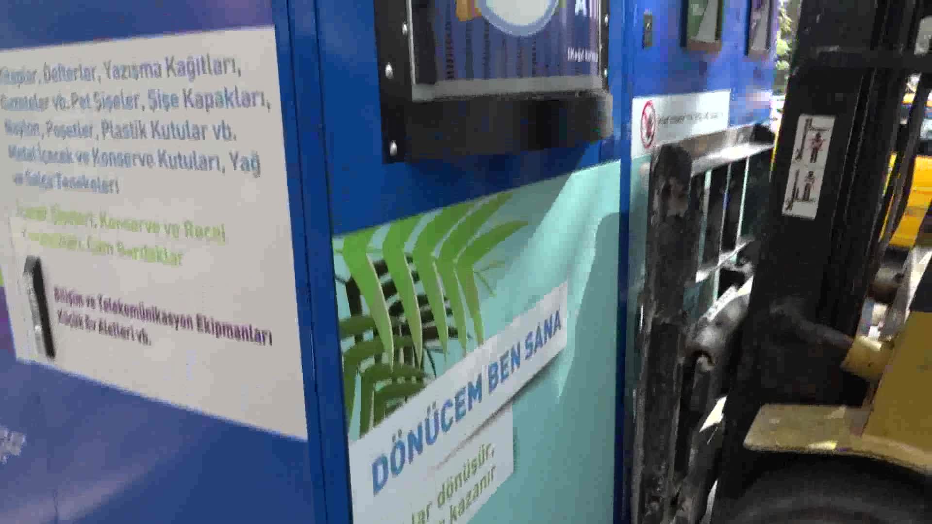 ÇANKAYA BELEDİYESİ'NDEN GÜNEŞ ENERJİSİ İLE ÇALIŞAN VE KONUŞAN 'MOBİL ATIK GETİRME MERKEZİ'