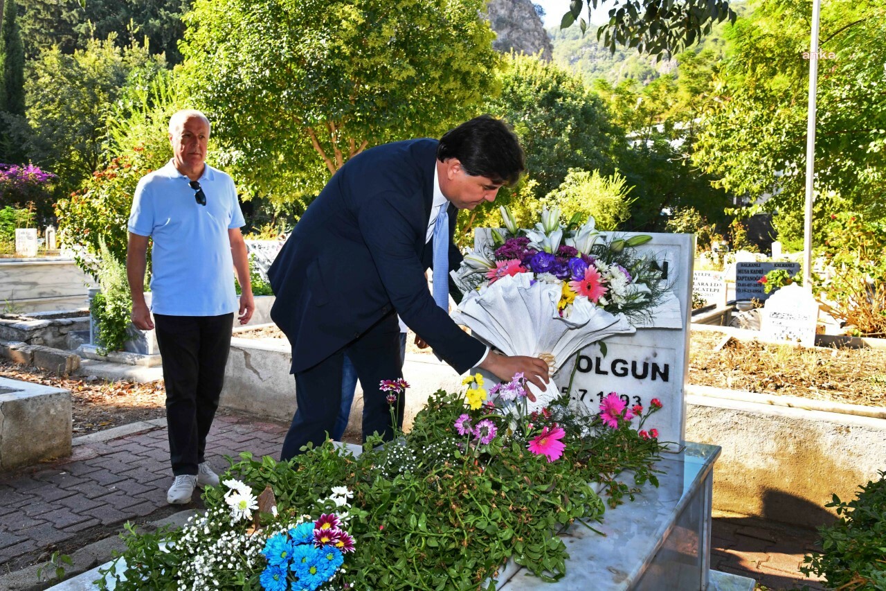 ESKİ FETHİYE BELEDİYE BAŞKANLARINDAN ÖZER OLGUN, MEZARI BAŞINDA ANILDI