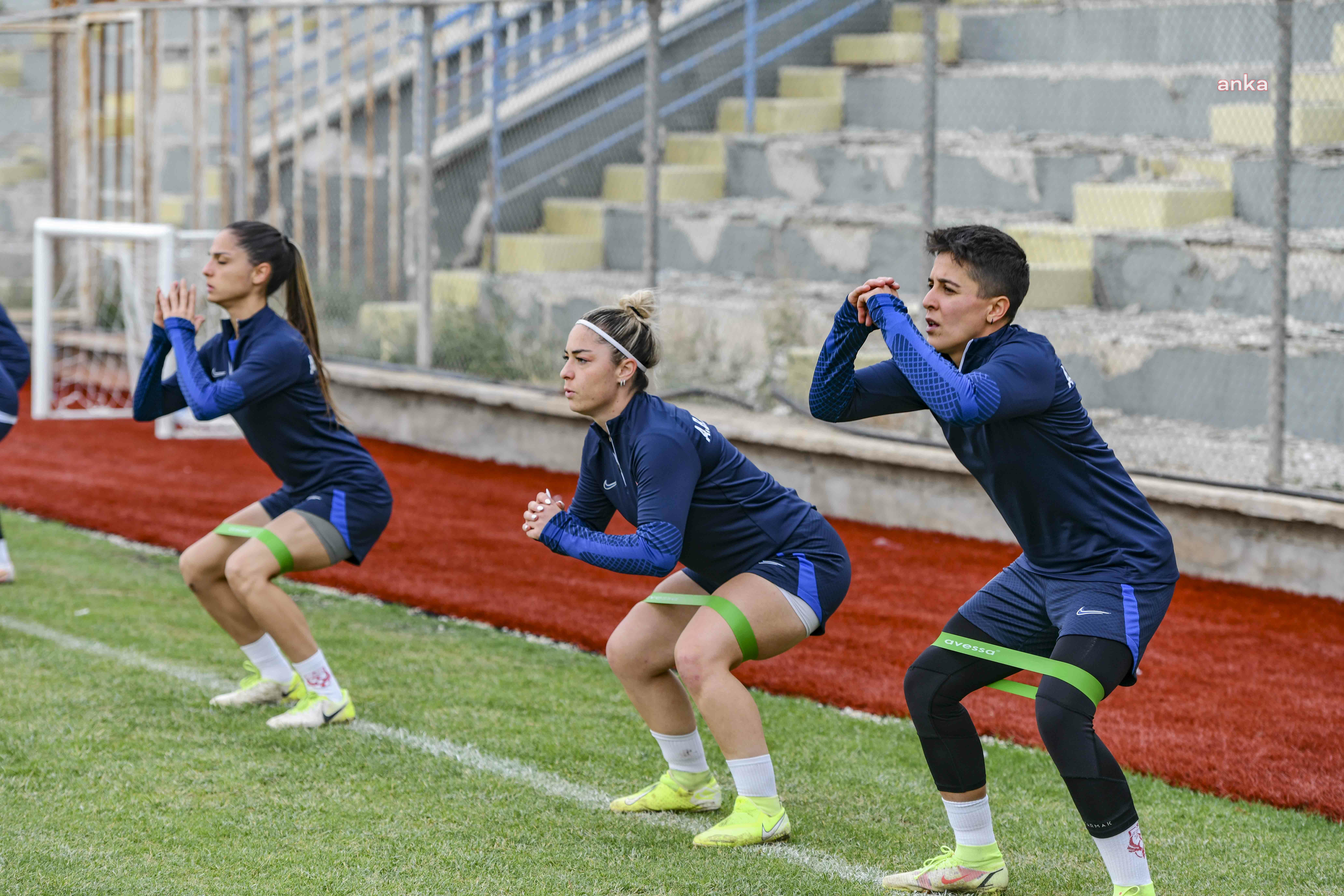 ABB FOMGET’İN KADIN FUTBOL TAKIMI YENİ SEZONDA ŞAMPİYONLUĞU HEDEFLİYOR