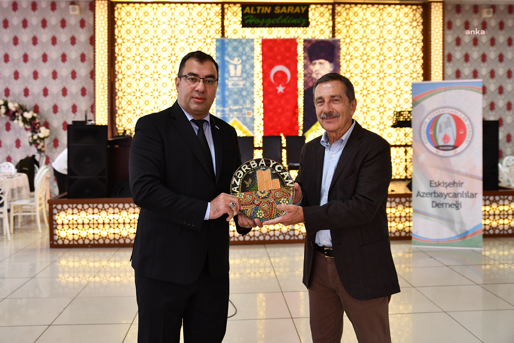 TEPEBAŞI BELEDİYE BAŞKANI ATAÇ, AZERBAYCANLI ÖĞRENCİLER İLE BULUŞTU