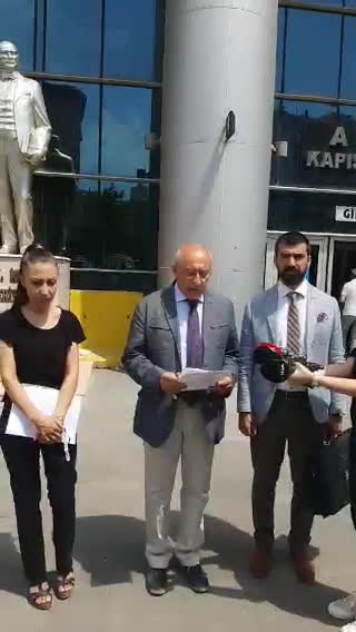 HUZUREVİNDE VİRÜSTEN HAYATINI KAYBEDEN ÇALIŞANIN KIZI: BABAM ÖLÜME TERKEDİLDİ