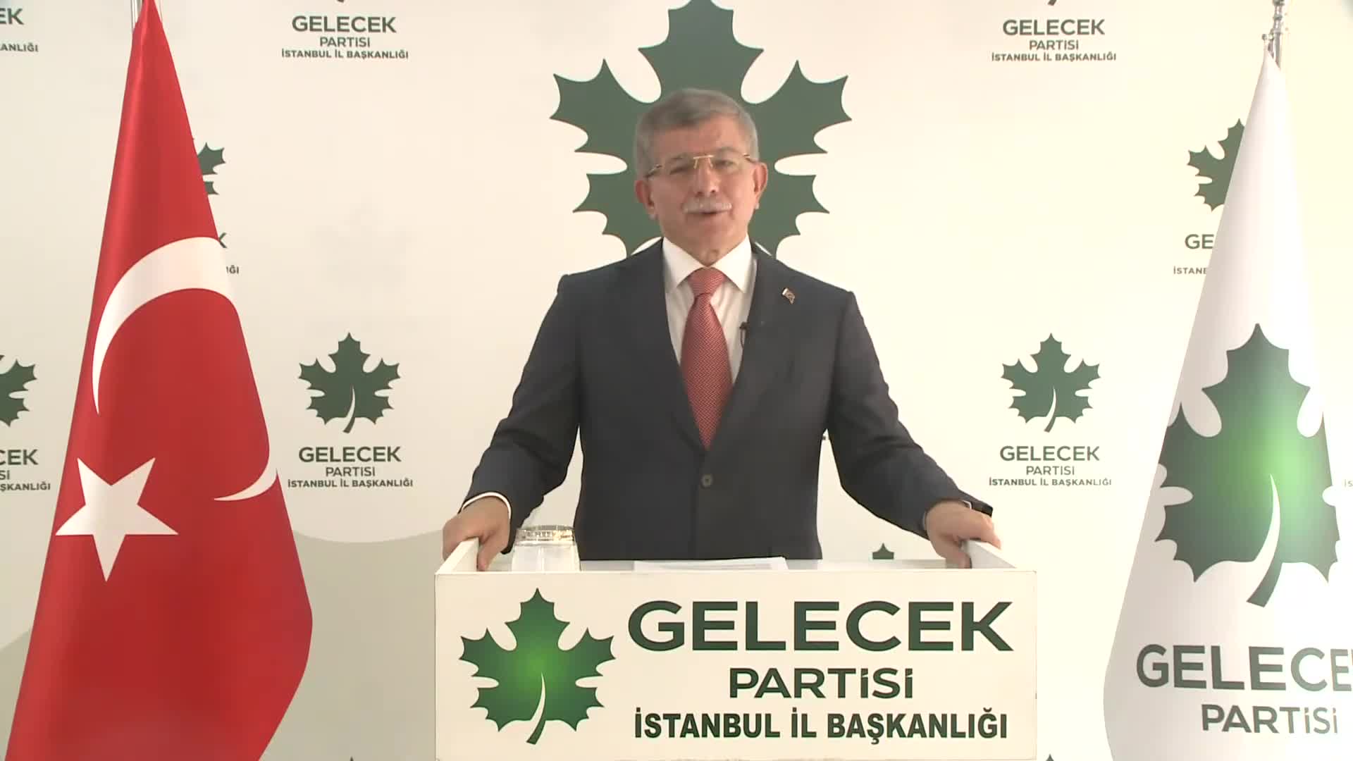 DAVUTOĞLU, BAŞÖRTÜSÜ KONUSUNU KONUŞMAK İÇİN ERDOĞAN'DAN RANDEVU İSTEDİ: "BAŞÖRTÜSÜNÜ SİYASİ BİR GOL FIRSATI OLARAK GÖRMEYİN"