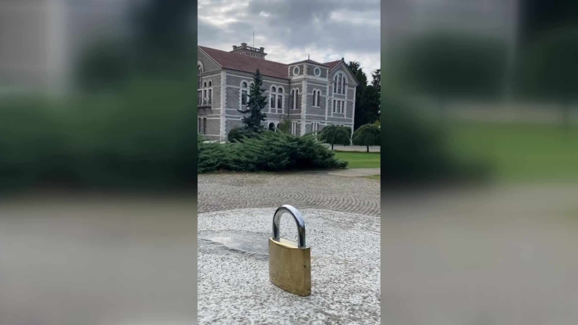 "MEZUNLAR GÜNÜ" ETKİNLİKLERİ ENGELLENEN BOĞAZİÇİ MEZUNLARI, SANATÇILAR PARKI'NDA BULUŞTU