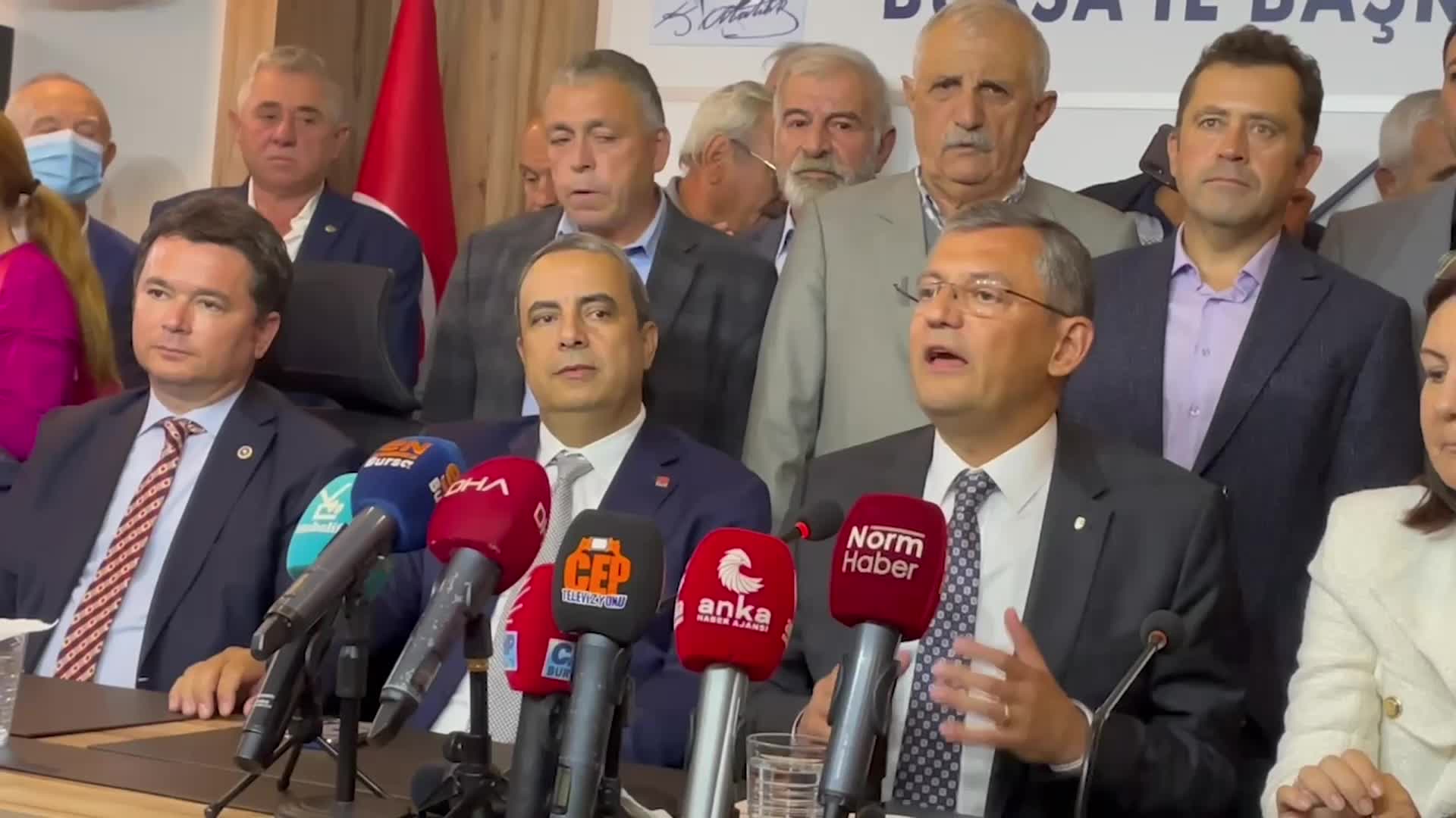 ÖZGÜR ÖZEL: MEHMET ALİ ÇELEBİ’YE, YEREL SEÇİMLERİ KAYBEDECEĞİNİ GÖRÜNCE ABDULLAH ÖCALAN'A MEKTUP YAZDIRANLARIN PARTİSİNDE BAŞARILAR DİLERİM