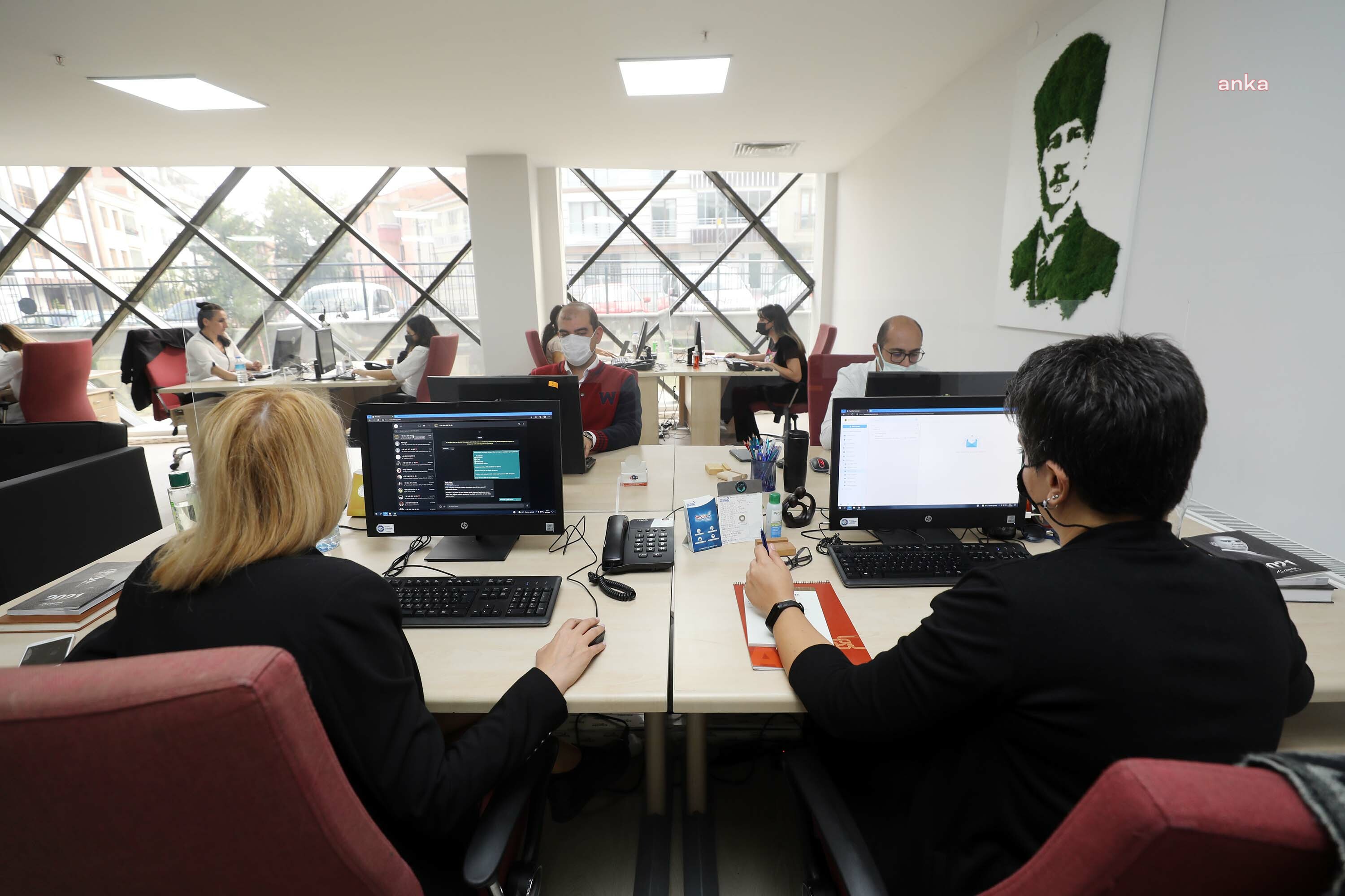 SORUNSUZ YENİMAHALLE İÇİN İLETİŞİM OFİSİ İŞ BAŞINDA