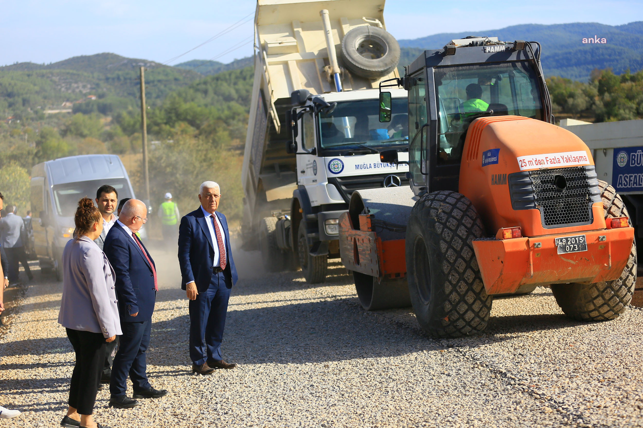 MUĞLA BÜYÜKŞEHİR BELEDİYE BAŞKANI GÜRÜN, KIRSAL MAHALLE YOL ÇALIŞMALARINI İNCELEDİ