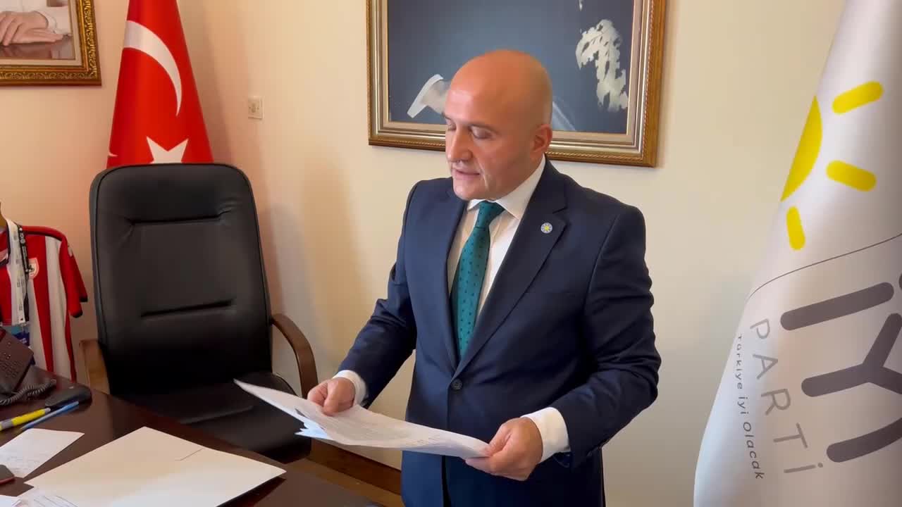 ERHAN USTA'DAN AKP'YE "RTÜK ÜYELİĞİ" TEPKİSİ: "BU ÇOK BASİT BİR KURNAZLIK, HUKUK TANIMAZLIK"