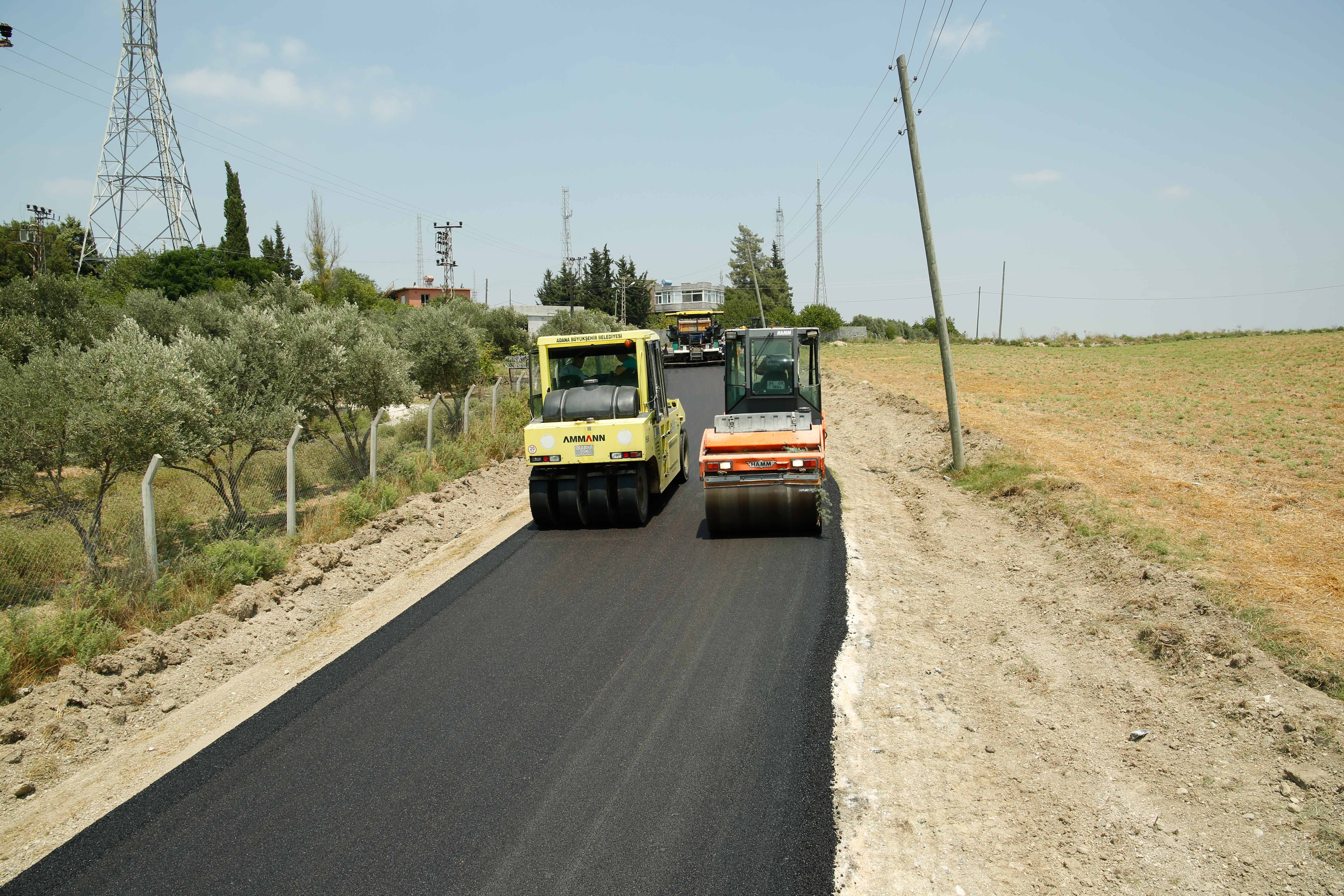 ADANA BÜYÜKŞEHİR, ASFALT ÇALIŞMALARINA DEVAM EDİYOR