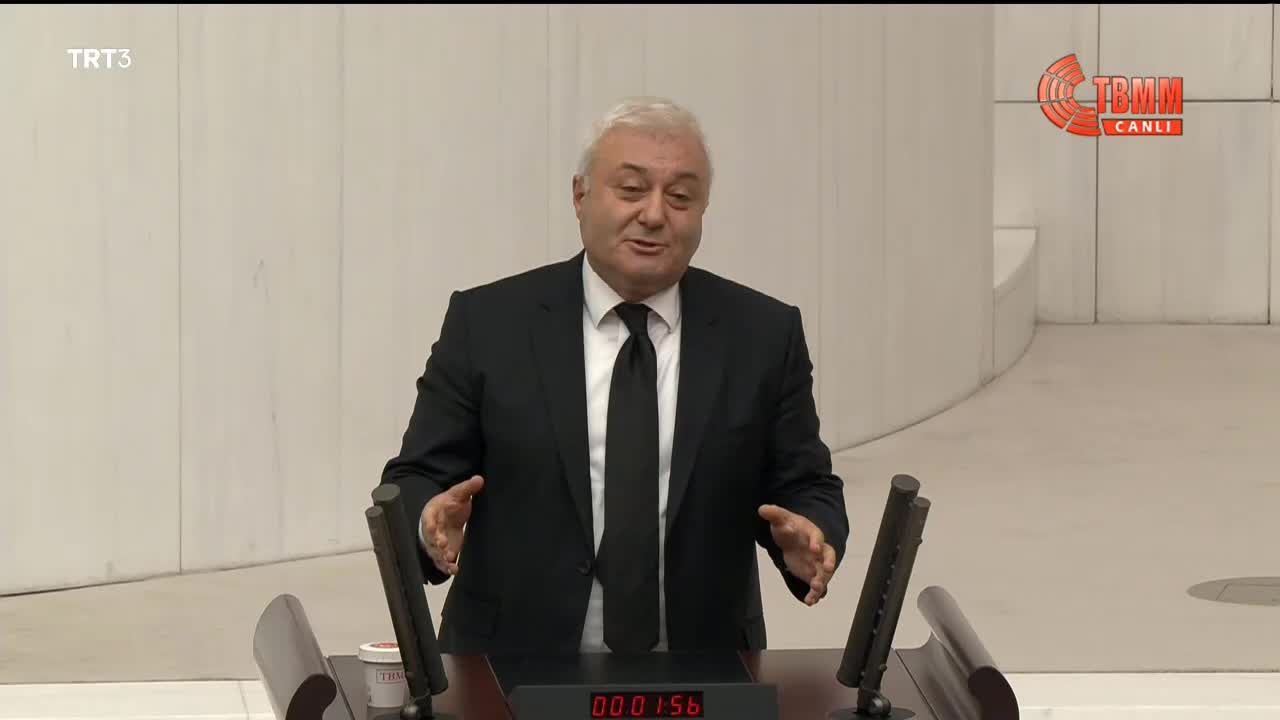 “SANSÜR YASASI” TBMM’DE… TUNCAY ÖZKAN: “MEĞER YASA AMERİKA’DAKİ YASANIN AYNISIYMIŞ. HİÇ ŞAŞIRTMADINIZ. ÇOK ÜZGÜNÜM SİZİN İÇİN, BİR AMERİKAN YASASININ KOPYASININ ALTINA İMZA ATMAK ZORUNDA KALMIŞSINIZ”