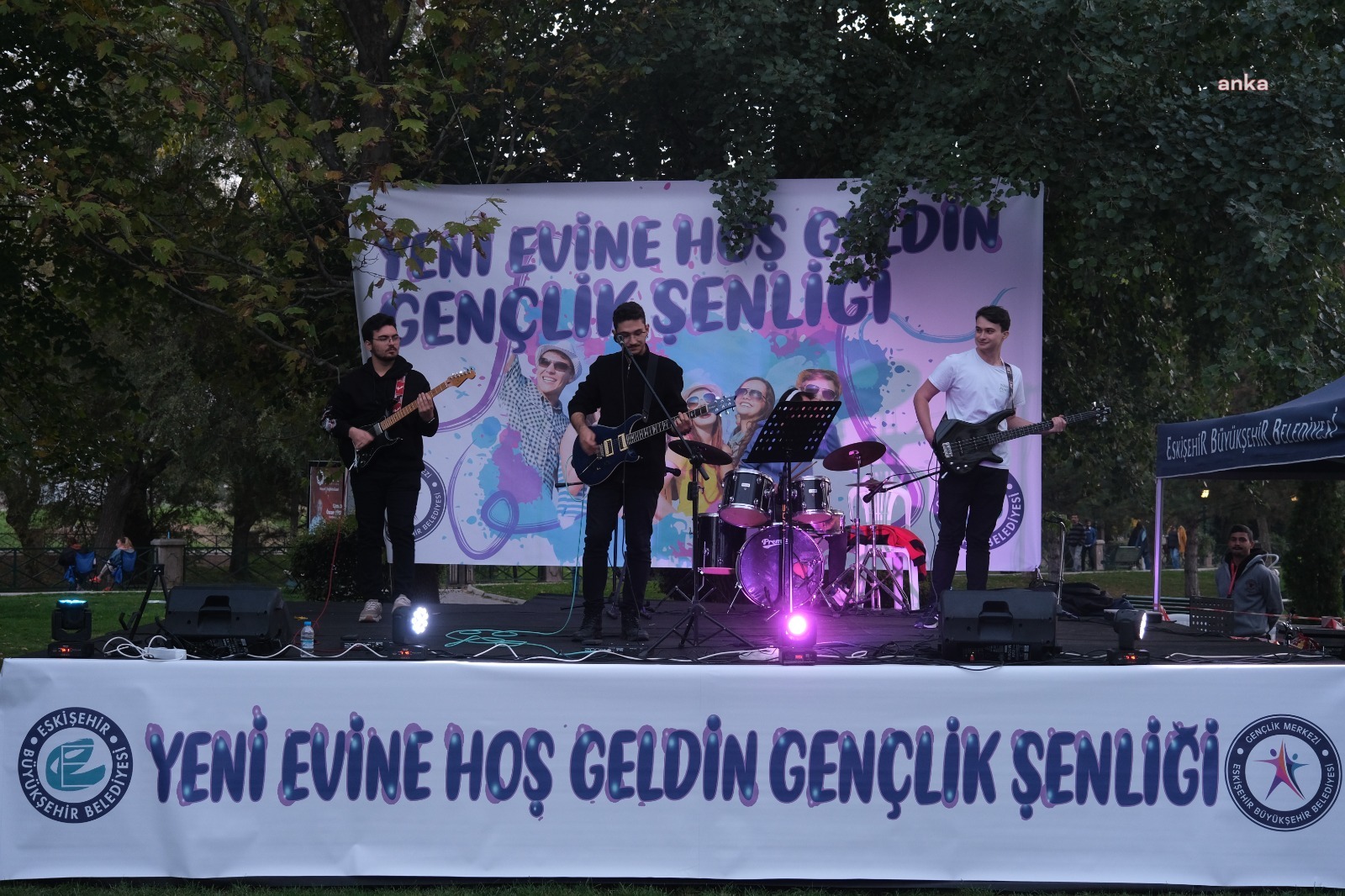 ESKİŞEHİR’DE YENİ EVİNE HOŞ GELDİN GENÇLİK ŞENLİĞİ DÜZENLENDİ