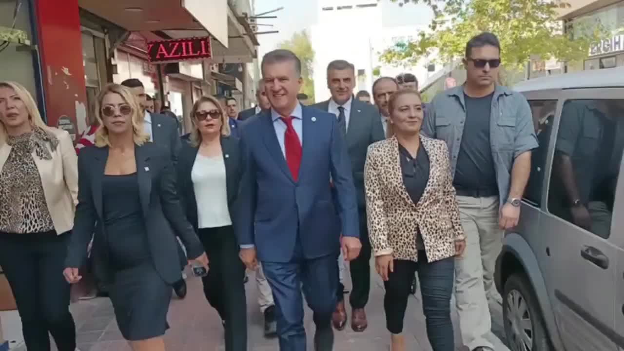 MUSTAFA SARIGÜL: "SANSÜR YASASIYLA GERÇEKLERİN ÜSTÜNÜ AK PARTİ ÖRTMEYE ÇALIŞIYOR"