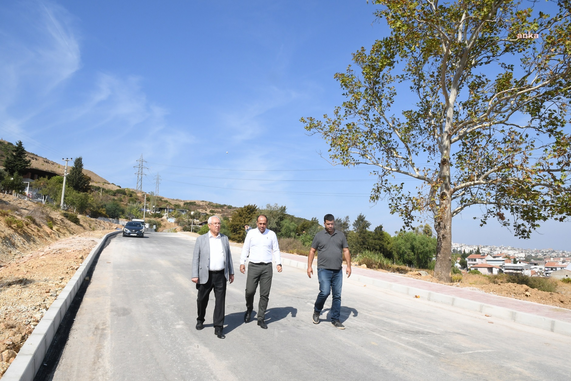 KARABAĞLAR BELEDİYESİ'NDEN UZUNDERE TRAFİĞİNİ RAHATLATACAK ÇALIŞMA
