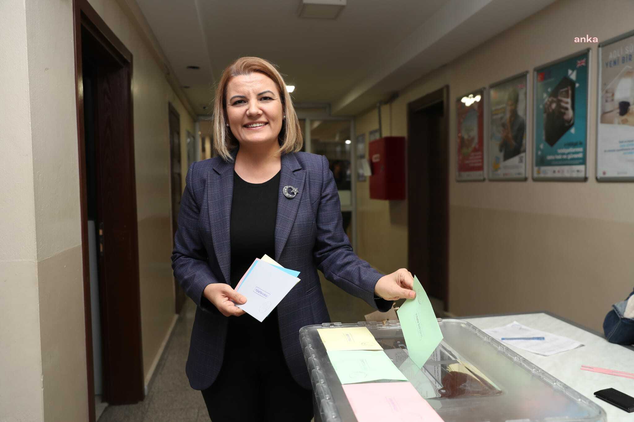 İZMİT BELEDİYE BAŞKANI HÜRRİYET, KOCAELİ BARO SEÇİMLERİ İÇİN OYUNU KULLANDI
