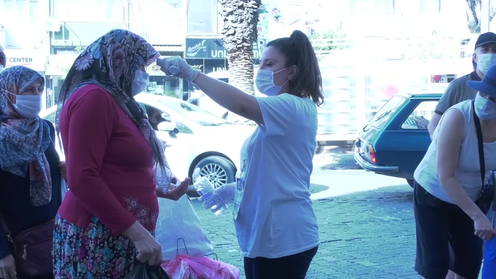 EFELER BELEDİYE BAŞKANI ATAY, SALI PAZARINI ZİYARET ETTİ