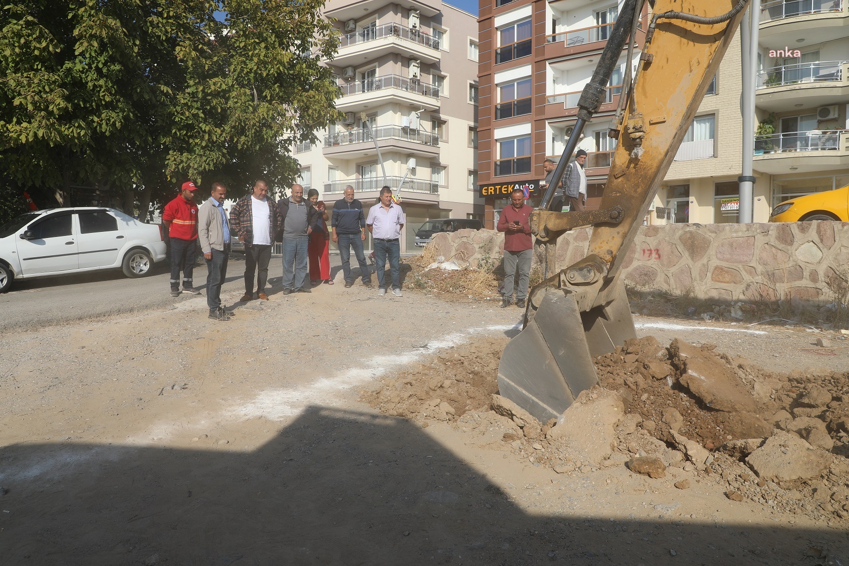 MENDERES’TE CEMEVİ İÇİN İLK KEPÇE VURULDU