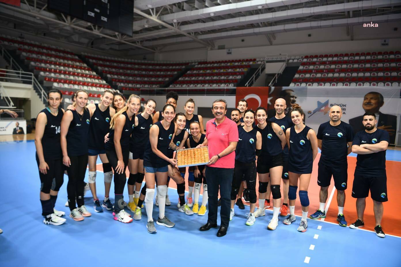 ADS KADIN VOLEYBOL TAKIMI, TÜRKİYE KUPASI İÇİN ANKARA’YA GİTTİ