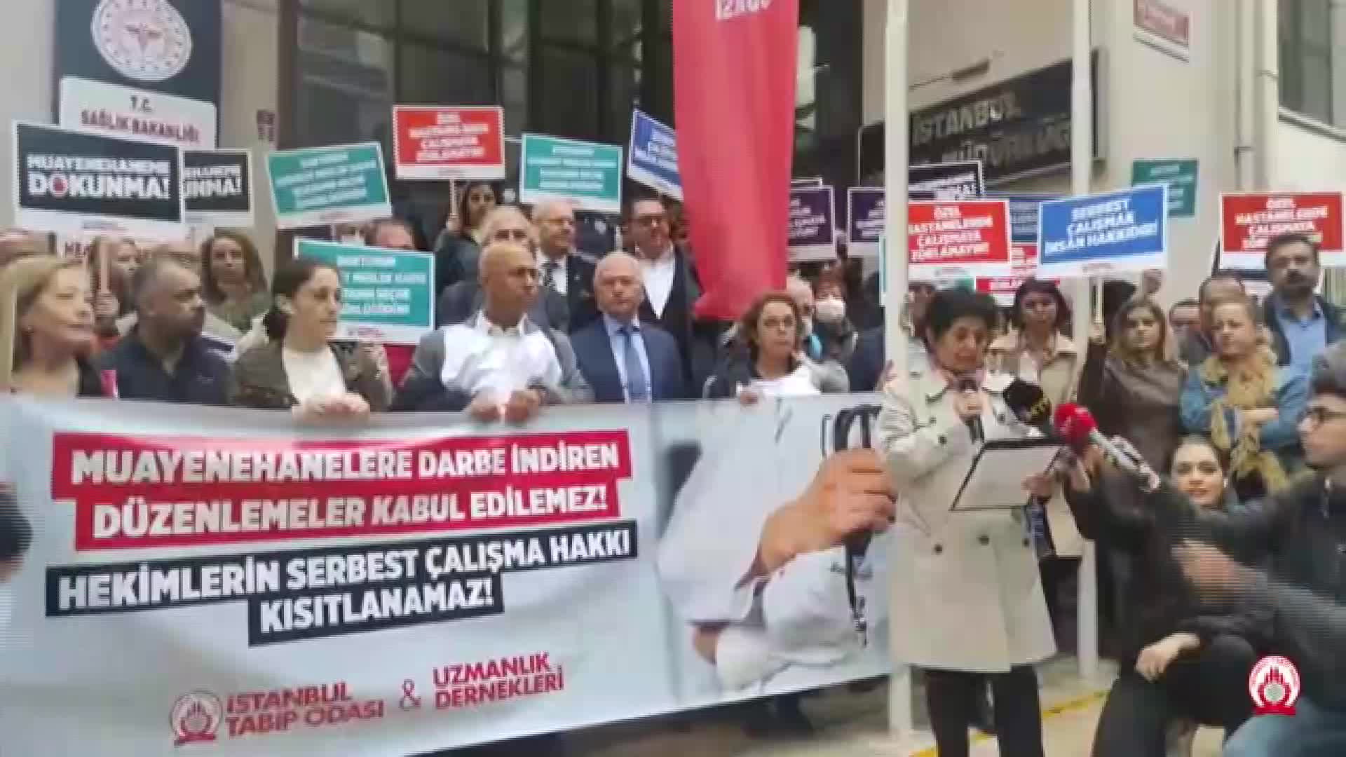 HEKİMLER İSTANBUL İL SAĞLIK MÜDÜRLÜĞÜ ÖNÜNDE: "MUAYENEHANE HEKİMLERİNİN SERBEST ÇALIŞMA HAKKI KISITLANAMAZ"