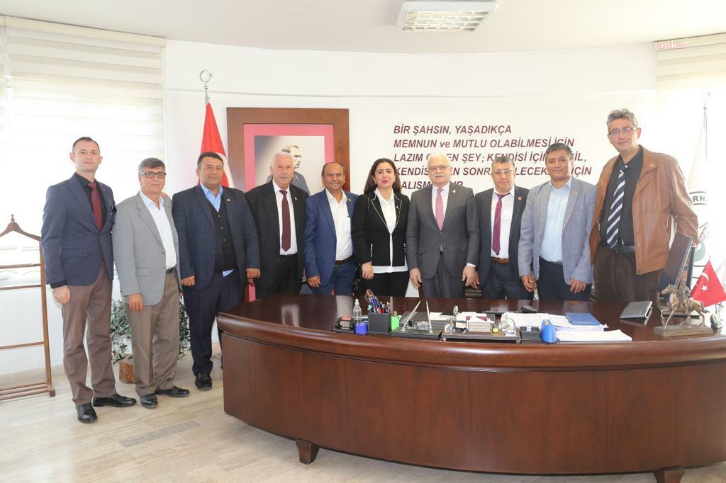 BURHANİYE BELEDİYE BAŞKANI DEVECİLER, MUHTARLAR GÜNÜ'NÜ KUTLANDI