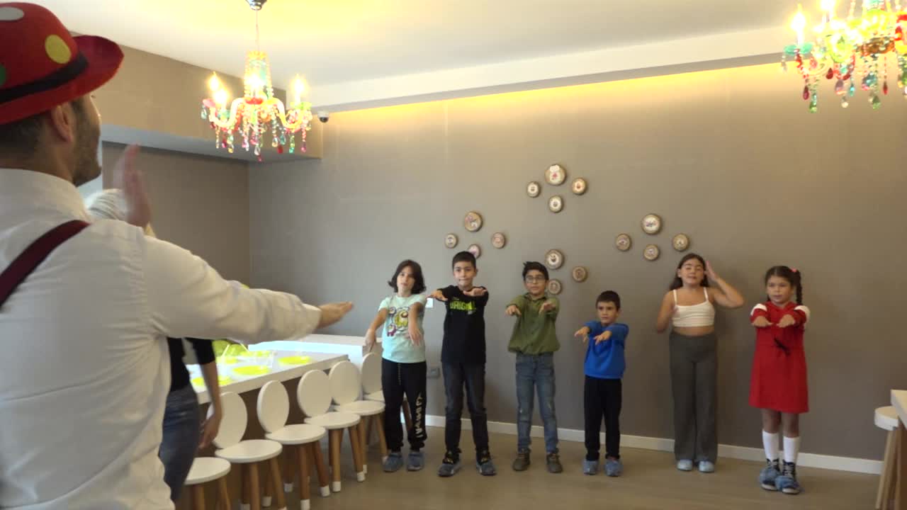 ÇANKAYALI ÇOCUKLAR, 23 NİSAN ÇOCUK EVİNDE FİZİKSEL VE ZİHİNSEL FAALİYETLERİNİ GELİŞTİRİYOR