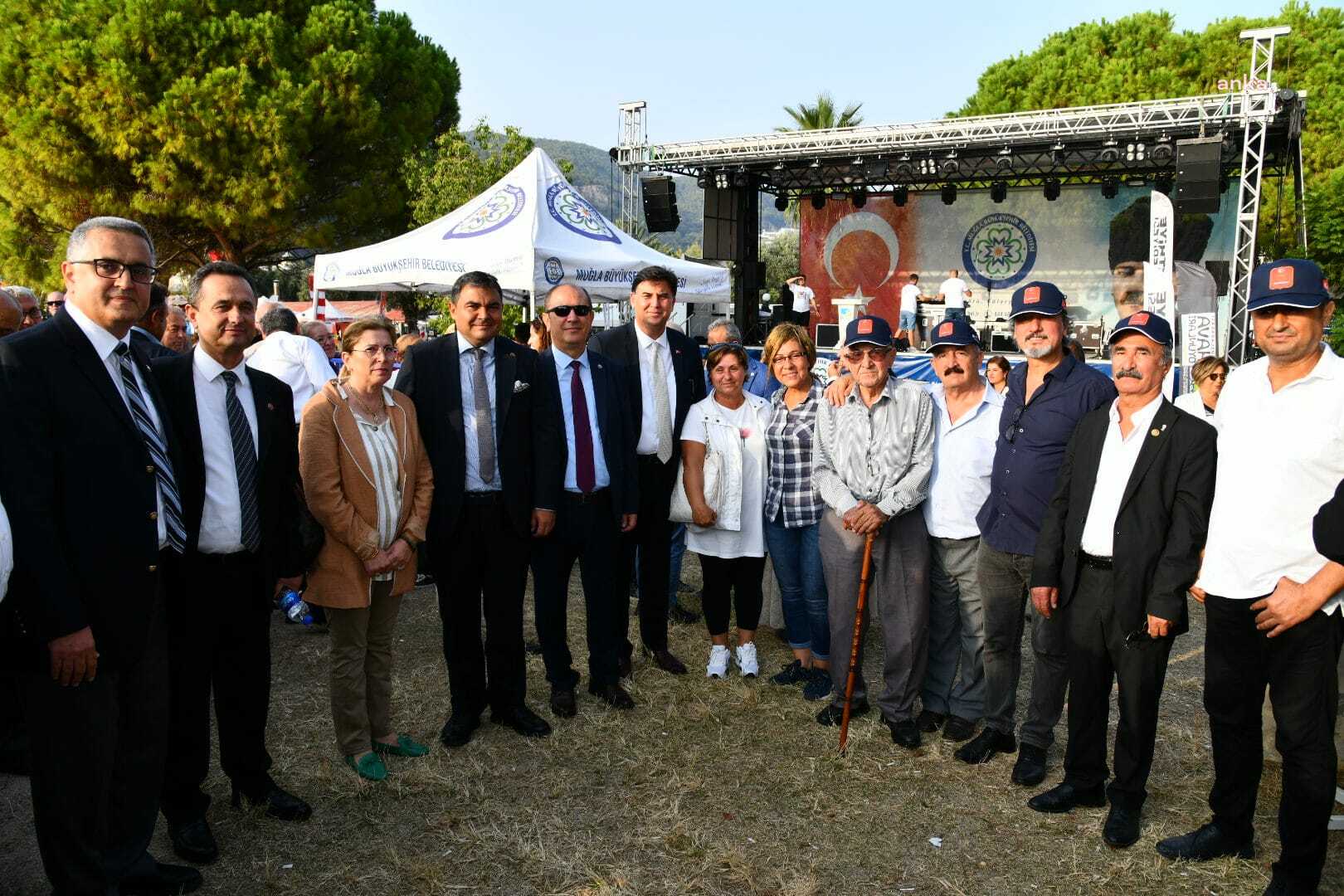 22. ULUSLARARASI FETHİYE ÖLÜDENİZ HAVA OYUNLARI FESTİVALİ DÜZENLENEN TÖRENLE BAŞLADI