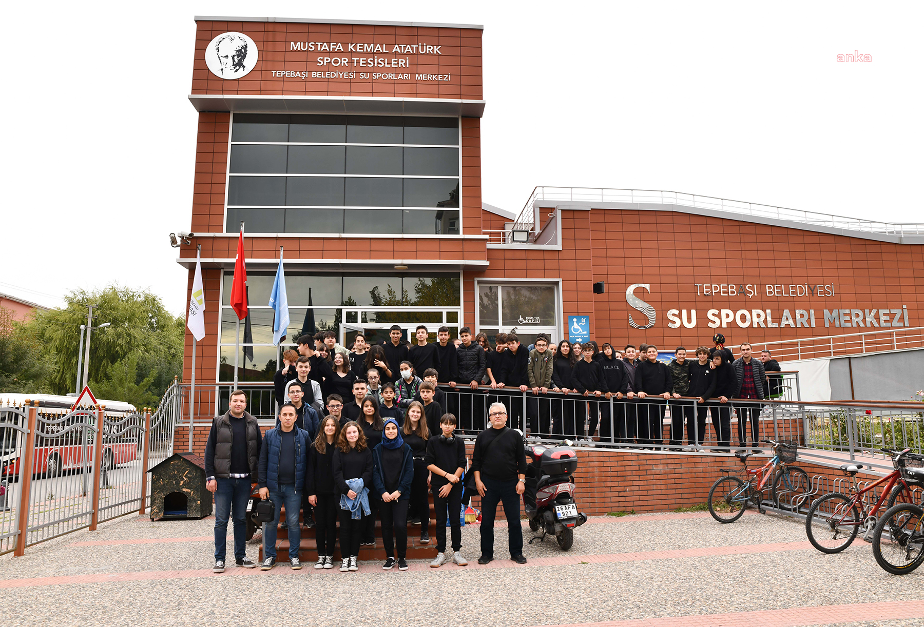 FATİH ANADOLU LİSESİ ÖĞRENCİLERİ TEPEBAŞI BELEDİYESİ’NİN PROJELERİNİ YERİNDE GÖRDÜLER